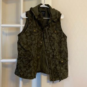 Lemon Tart Camouflage vest
